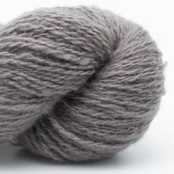 Nomadnoos Smooth Sartuul Sheep Wool 2-ply light fingering filé à la main embrace the grace (grey)