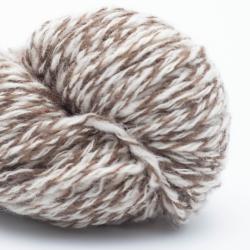 Nomadnoos So Soft Yak and Sartuul 3-ply fingering håndspundet closer than you might sheep (white/brown)