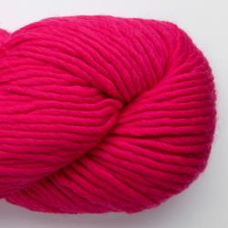 Amano YANA Fine Highland Wool 200g Pink Bomb Amano YANA Fine Highland Wool 200g Pink Bomb