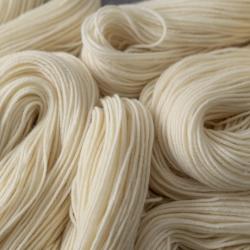 Knomad Marshmallow DK select undyed Knomad Marshmallow DK select undyed