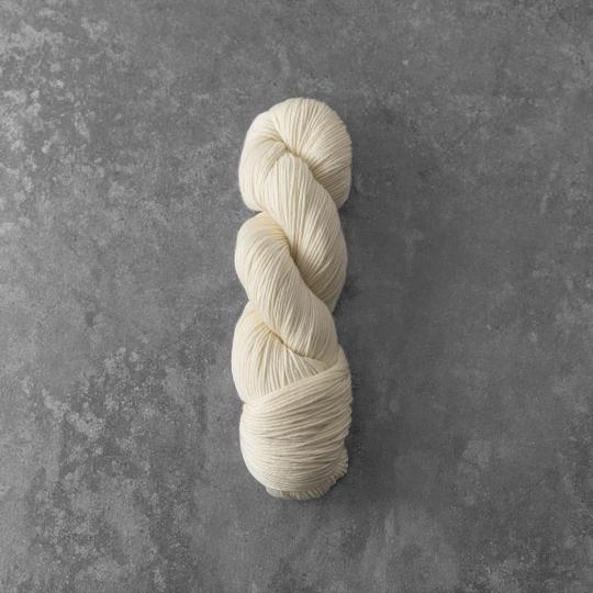 Knomad Marshmallow DK select undyed
