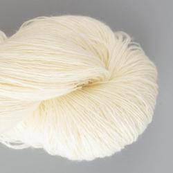 Kremke Soul Wool MARITA mercerisierte Merino ungefärbt Ungefärbt Kremke Soul Wool MARITA mercerisierte Merino ungefärbt Ungefärbt