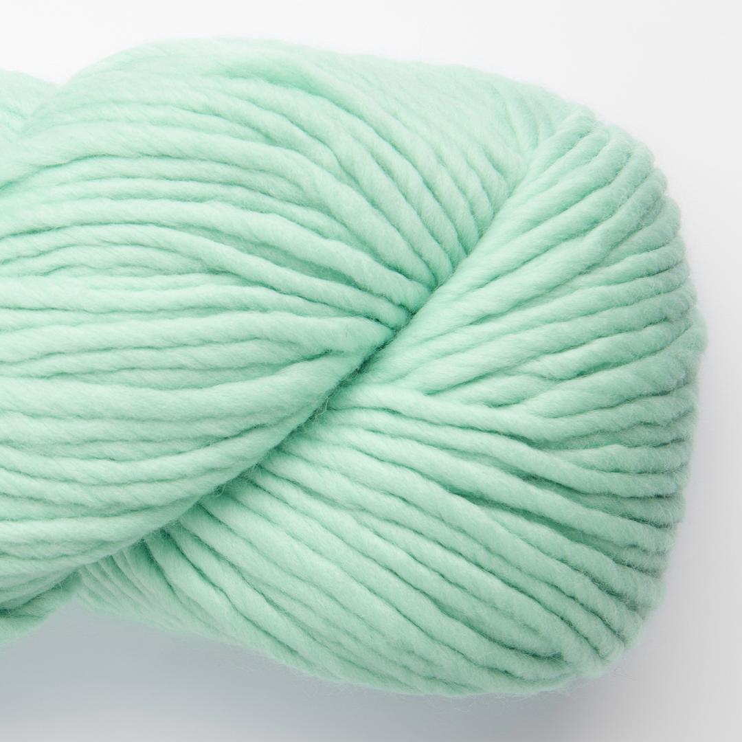 Yana FINE Highland Wool 200g Sale Farben