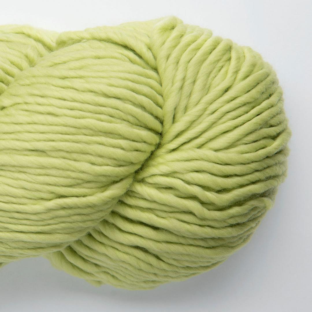 Yana FINE Highland Wool 200g Sale Farben