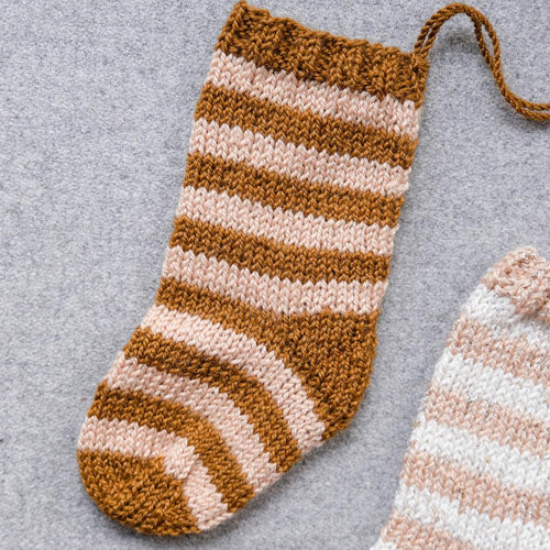Instructions for Christmas stocking pendant